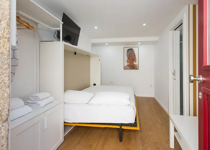 Cozy Sao Lazaro Апартаменты *